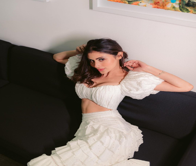 Mouni Roy की इन तस्वीरों पर फिदा हुए फैंस, देखें वायरल फोटोज  